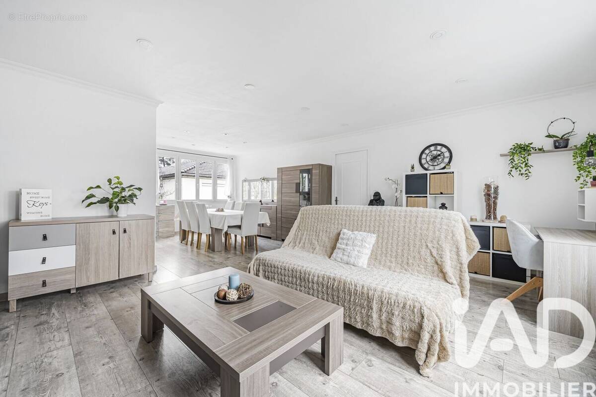 Photo 1 - Appartement à LA CELLE-SAINT-CLOUD