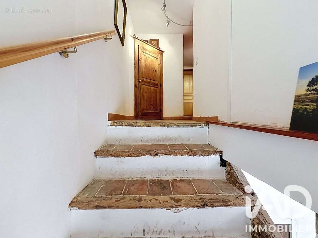 Maison 110 m² à Eyguieres  - photo 6