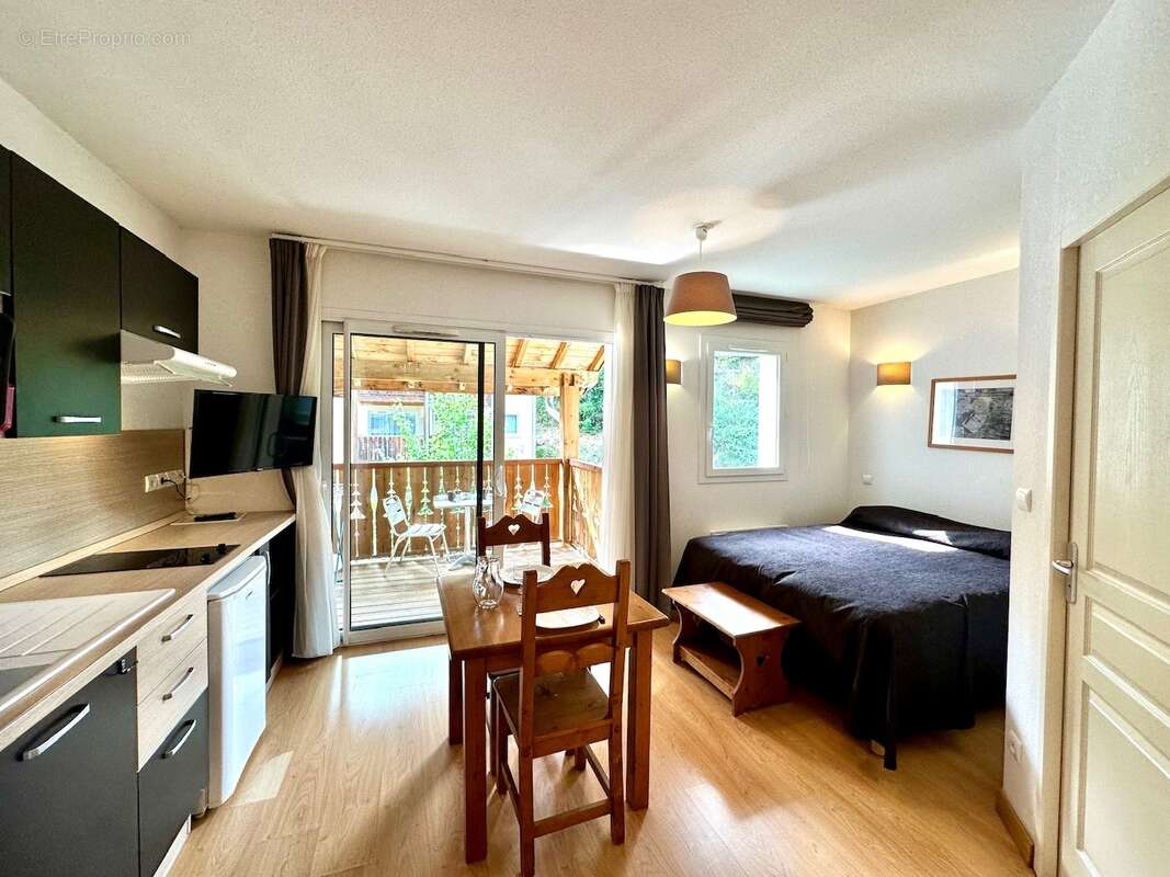   - Appartement à AX-LES-THERMES