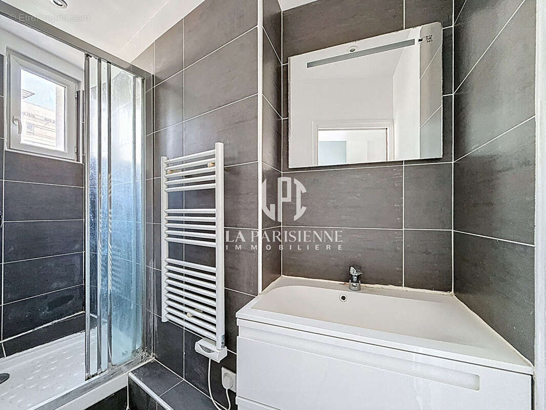 Appartement à PARIS-19E