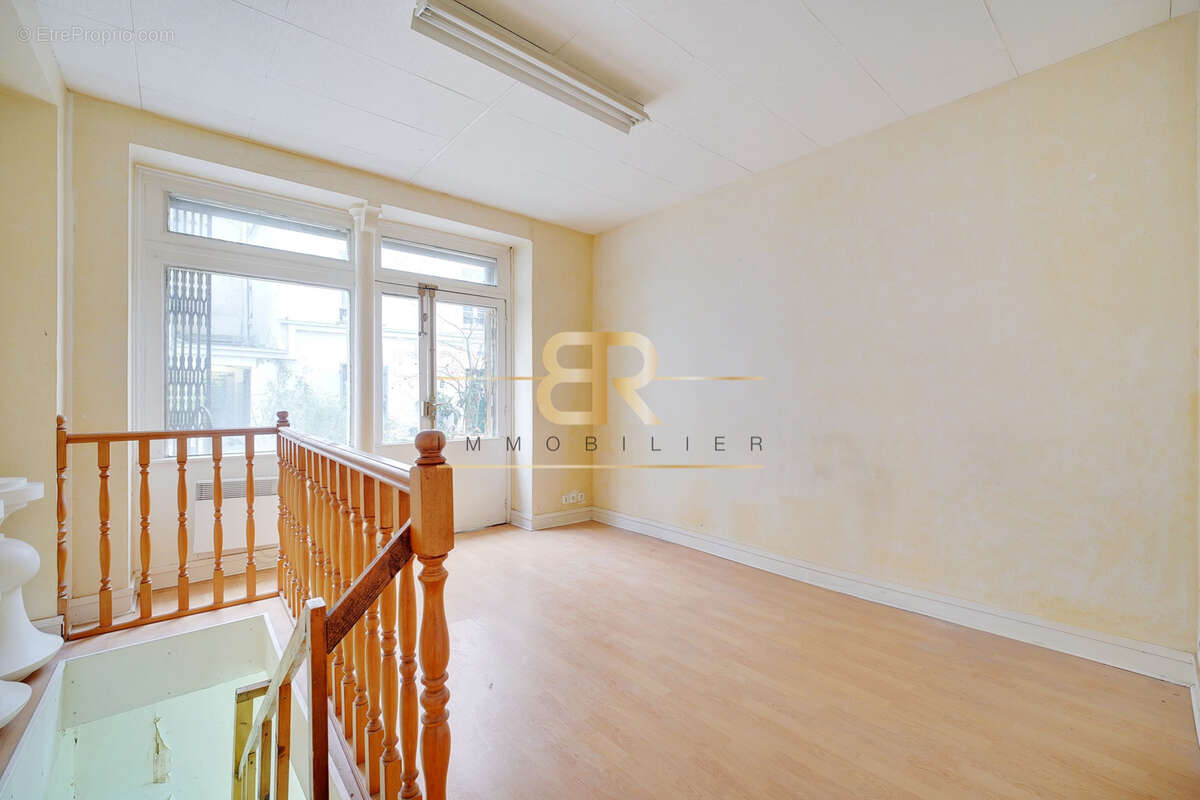 Commerce à PARIS-17E