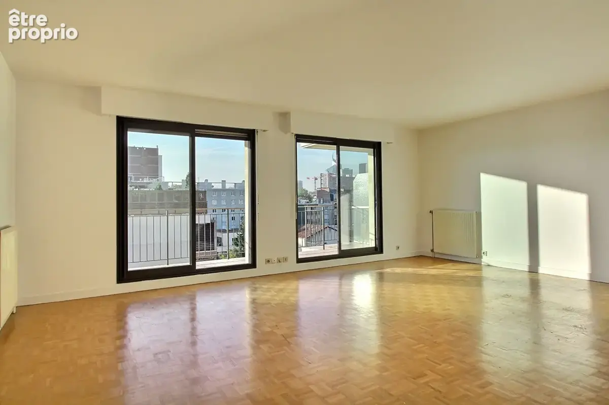 Appartement à COURBEVOIE