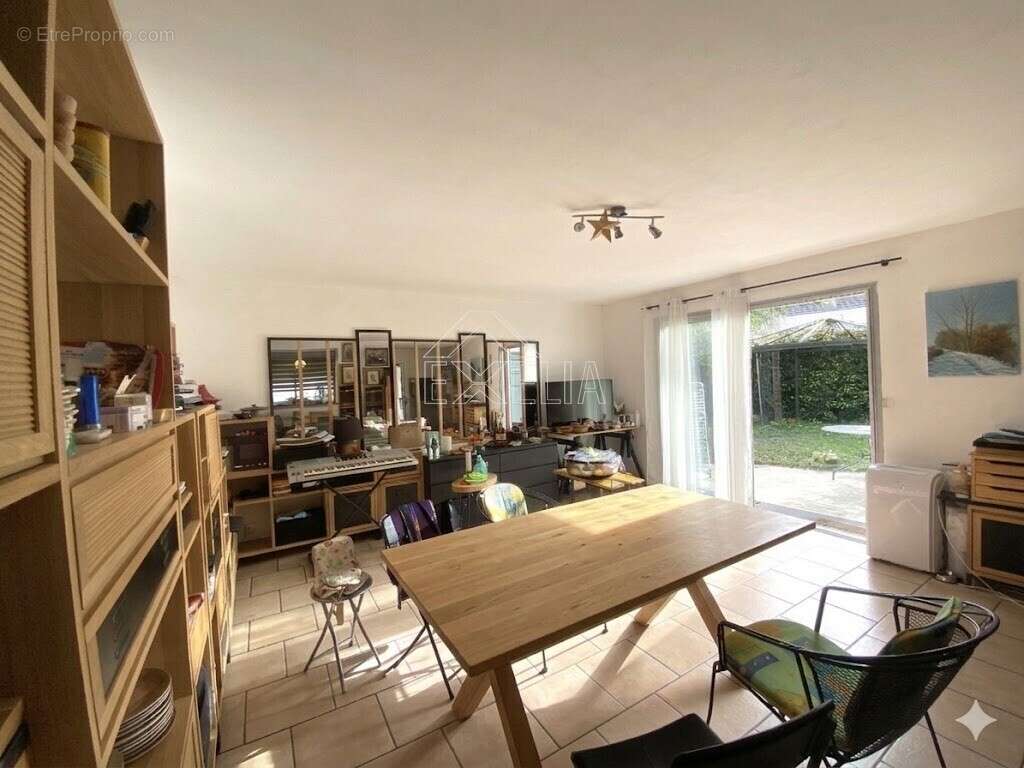 Maison à ROSNY-SUR-SEINE