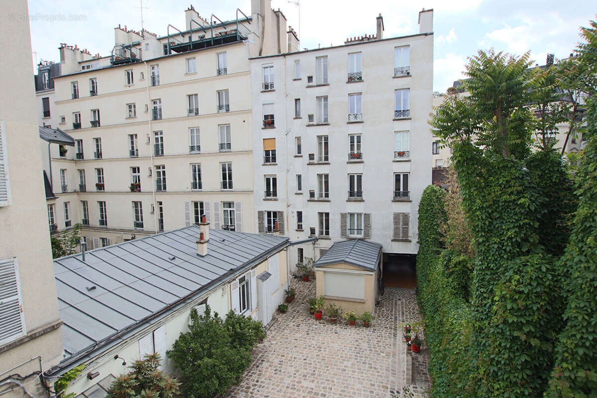 Appartement à PARIS-14E