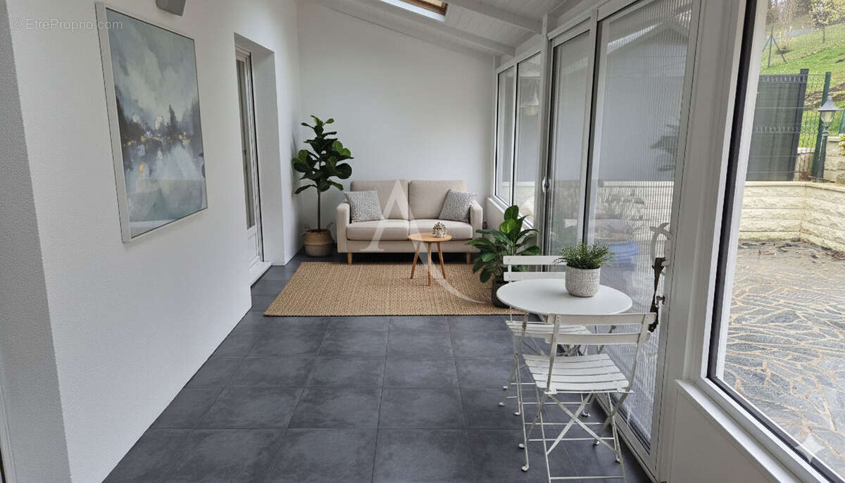 Maison à SAINT-THIBAULT-DES-VIGNES