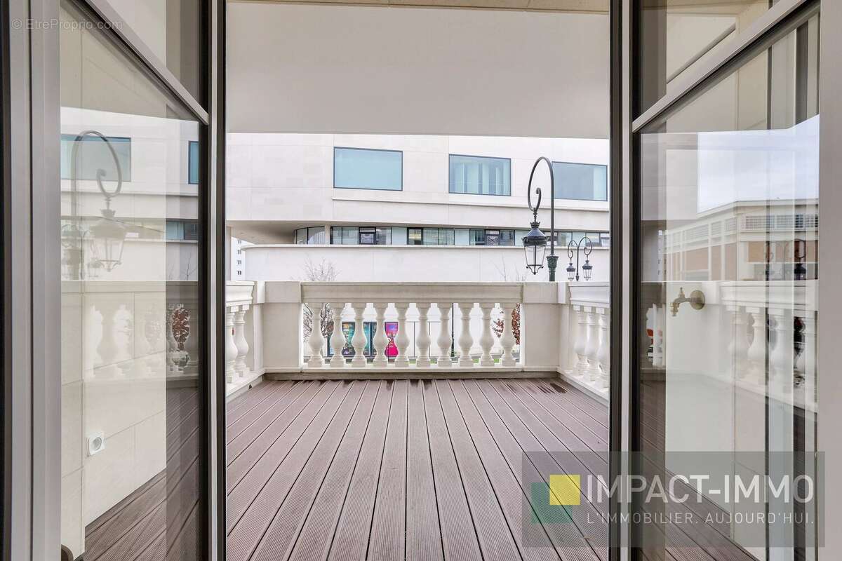 Appartement à NEUILLY-SUR-SEINE