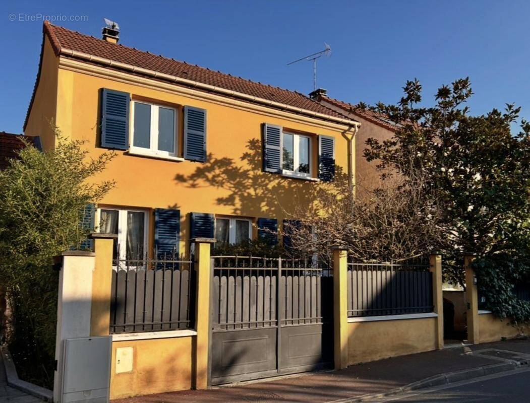 Maison à NANTERRE