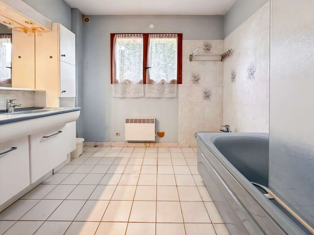 Maison à SAINT-JEAN-DE-CORNIES