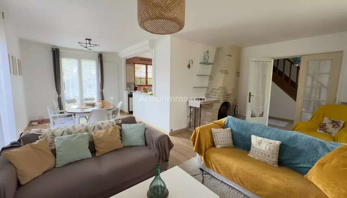 Maison à SAINT-FARGEAU-PONTHIERRY