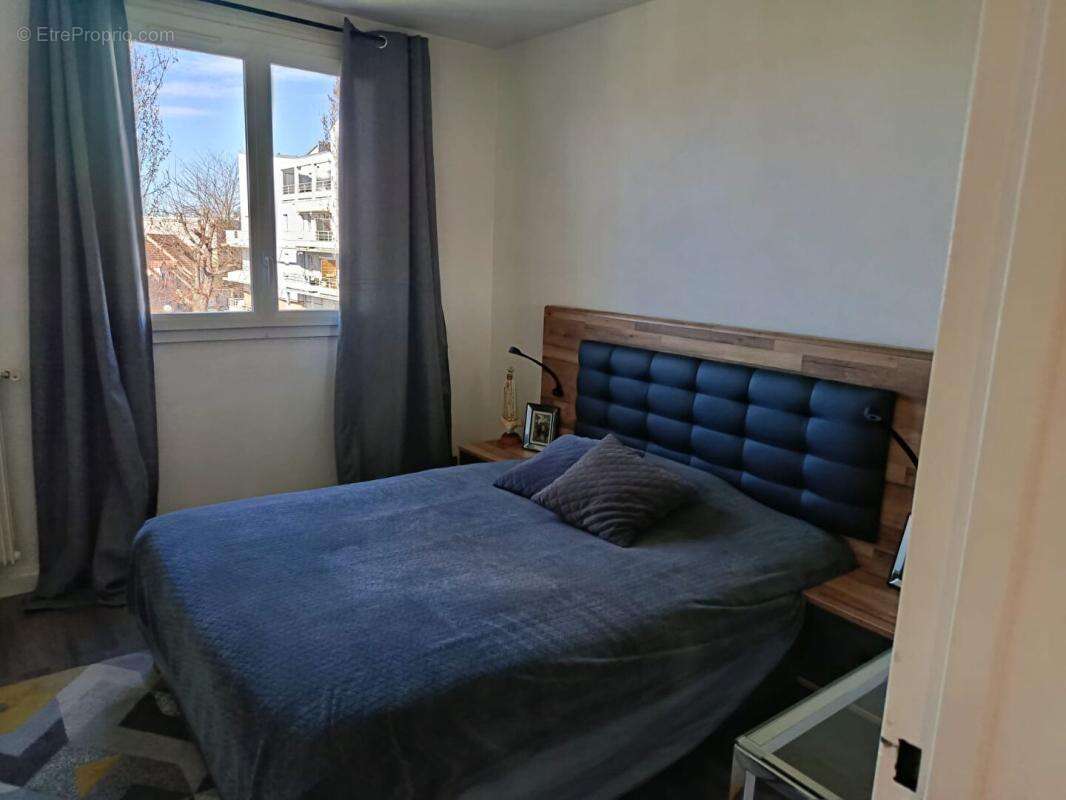 Appartement à COMBS-LA-VILLE