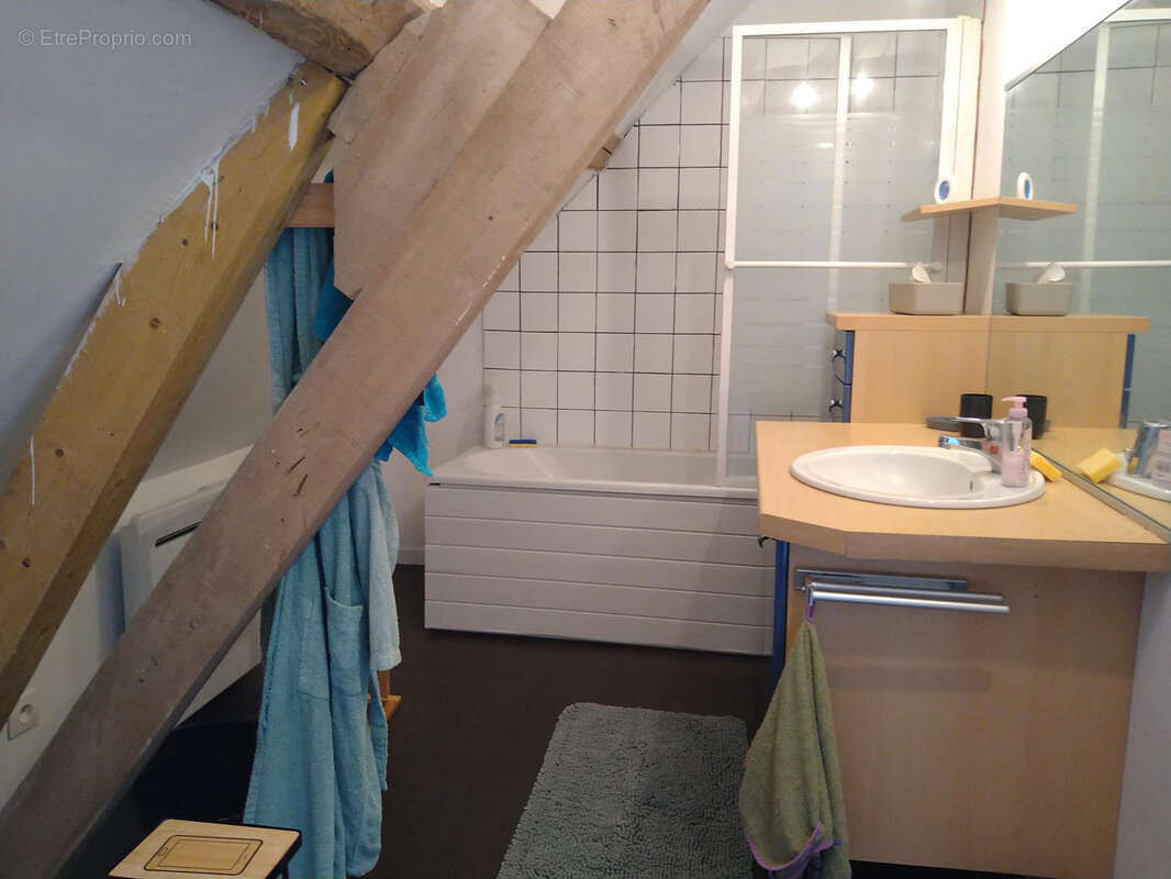 Maison à SAINT-GEORGES-LE-GAULTIER