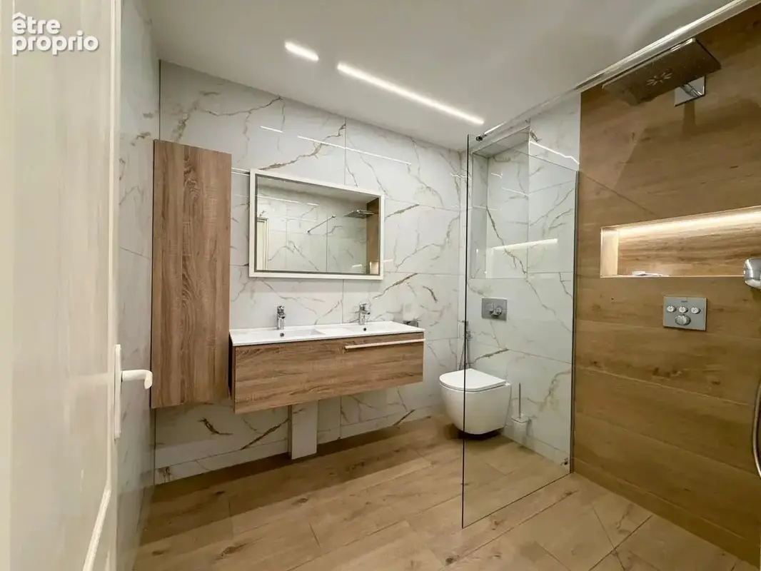 Carros les plans - Superbe duplex entièrement rénové avec terrasse et parking - photo 7