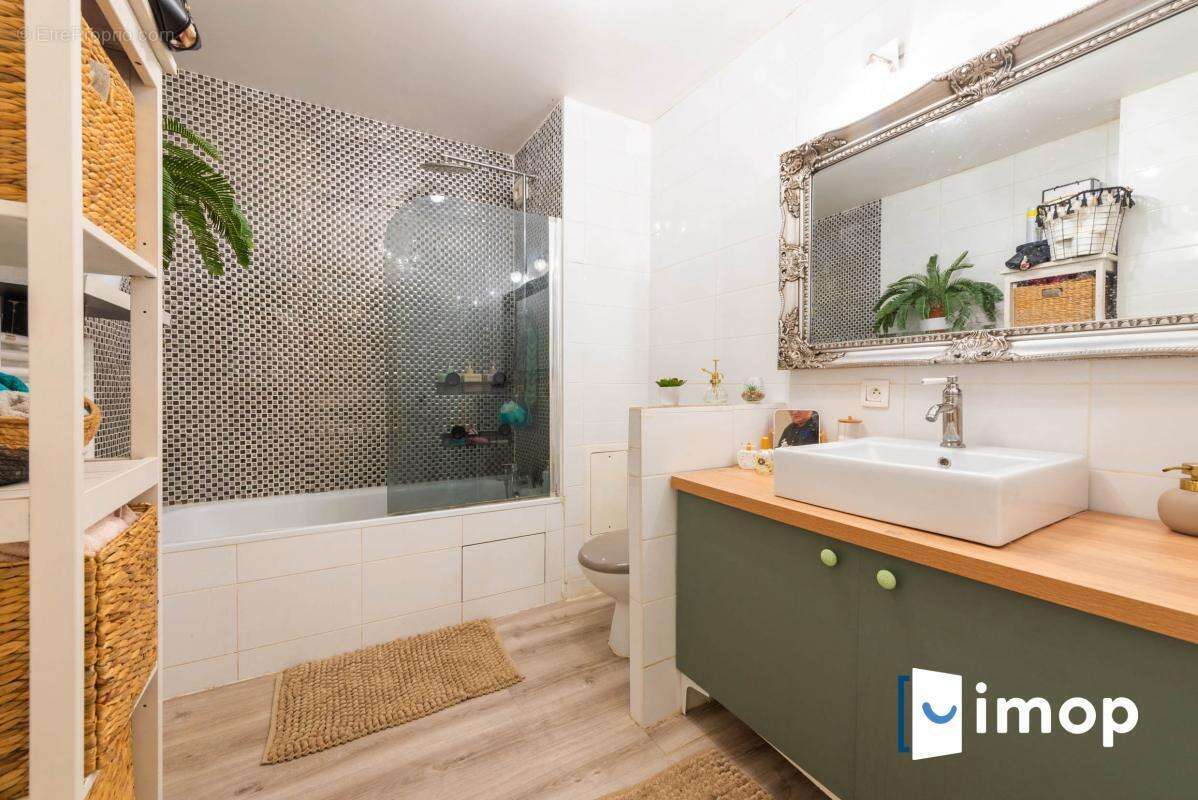 Appartement à STAINS