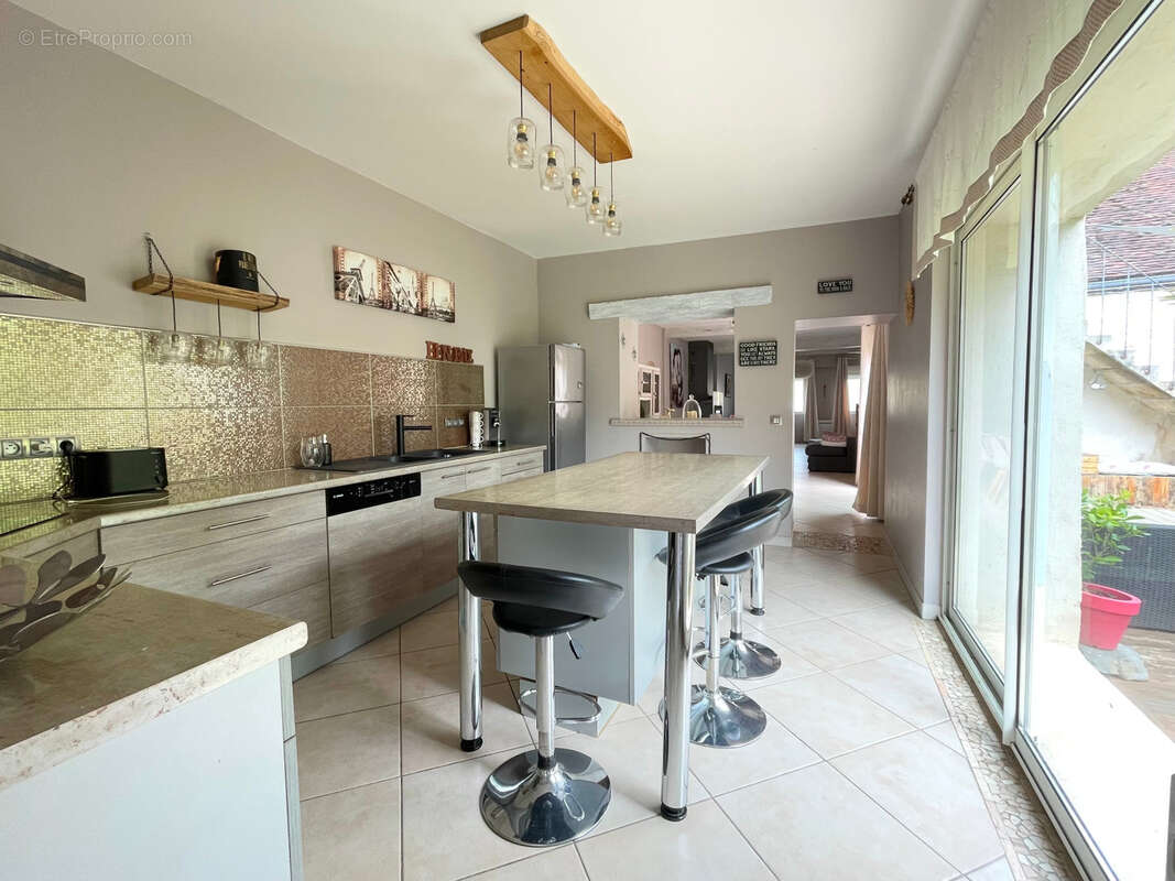 Maison à vendre 7 pièces CHARMOY (89) - photo 8