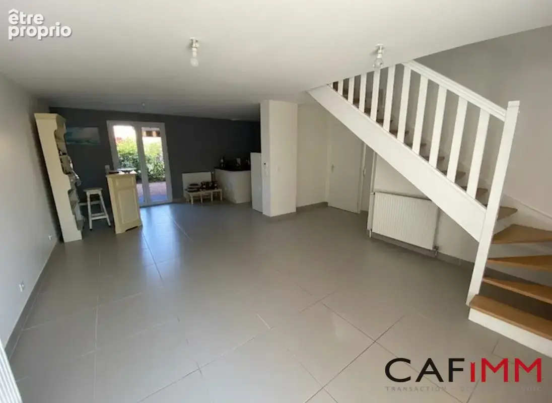 Maison 92 m² à Civrieux  - photo 4