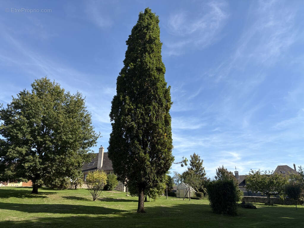 Maison à ARNAC-POMPADOUR