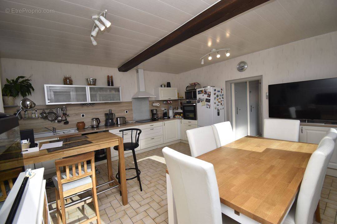 Maison à AVESNES-LES-AUBERT