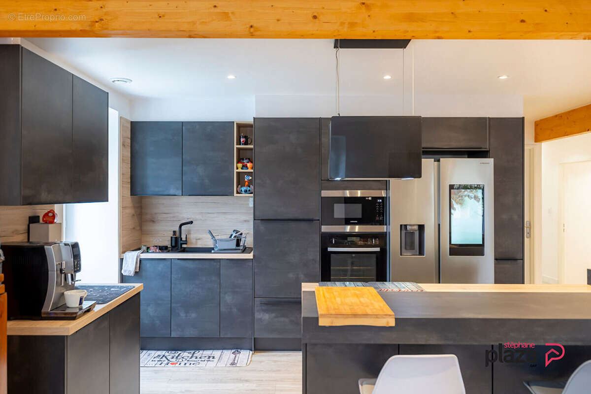 Commerce à LA BREOLE