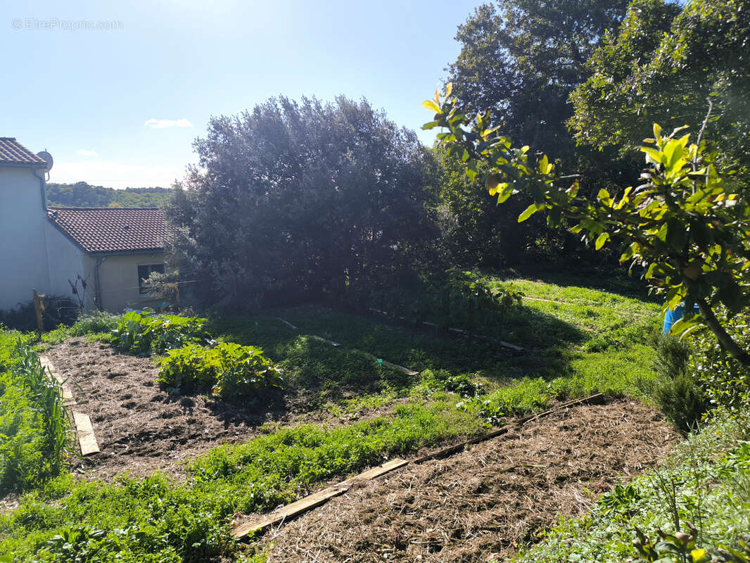 Maison à SAINT-LAURENT-LA-VERNEDE