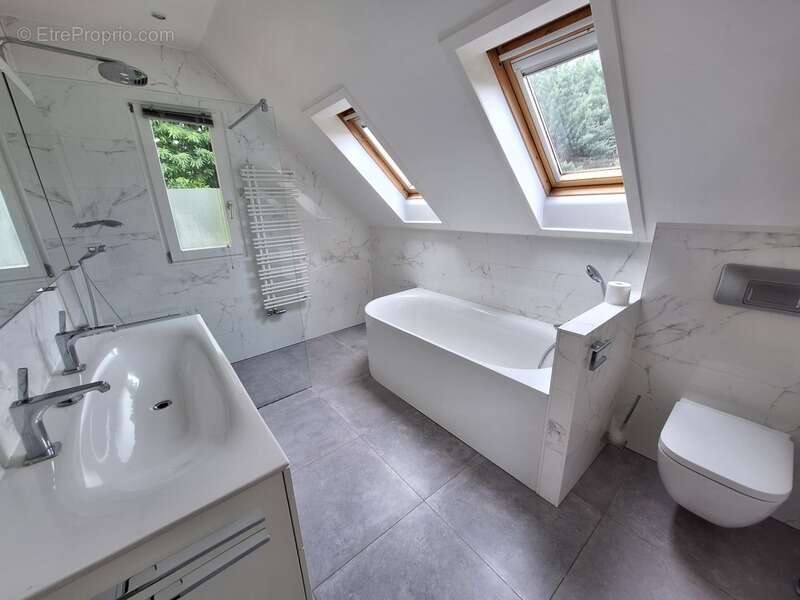 Maison à LA CELLE-SAINT-CLOUD