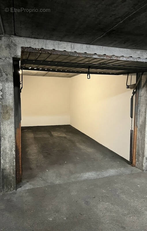 Parking à ANNEMASSE