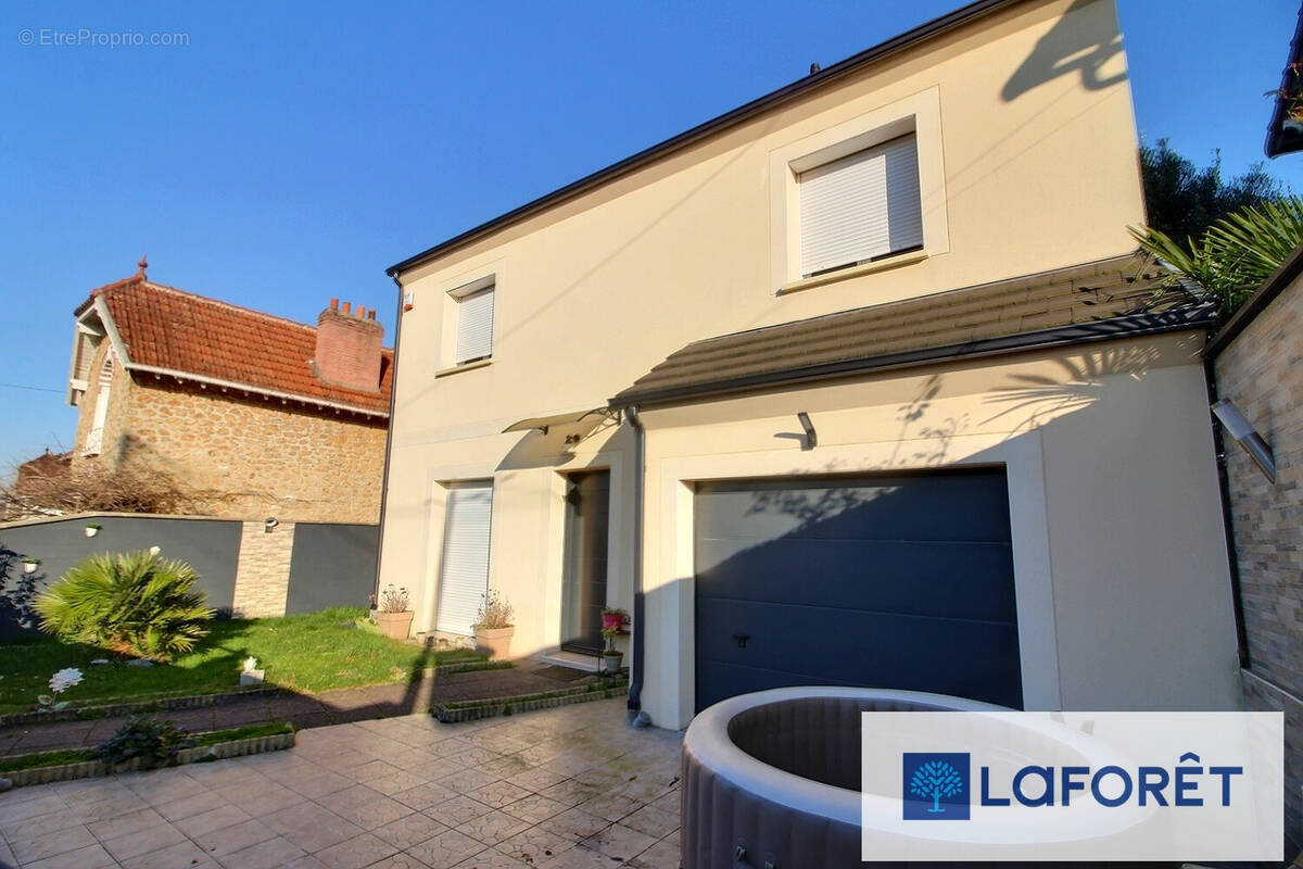 Maison à RIS-ORANGIS