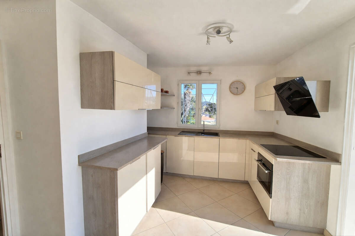 Appartement à HYERES