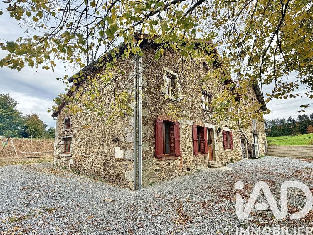 Photo 2 - Maison à SAINT-LEONARD-DE-NOBLAT