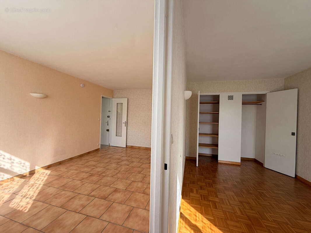 Appartement à MONT-SAINT-AIGNAN