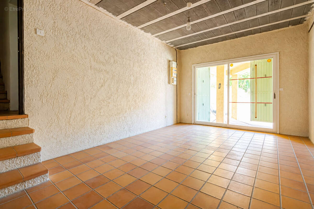 Maison à VELAUX