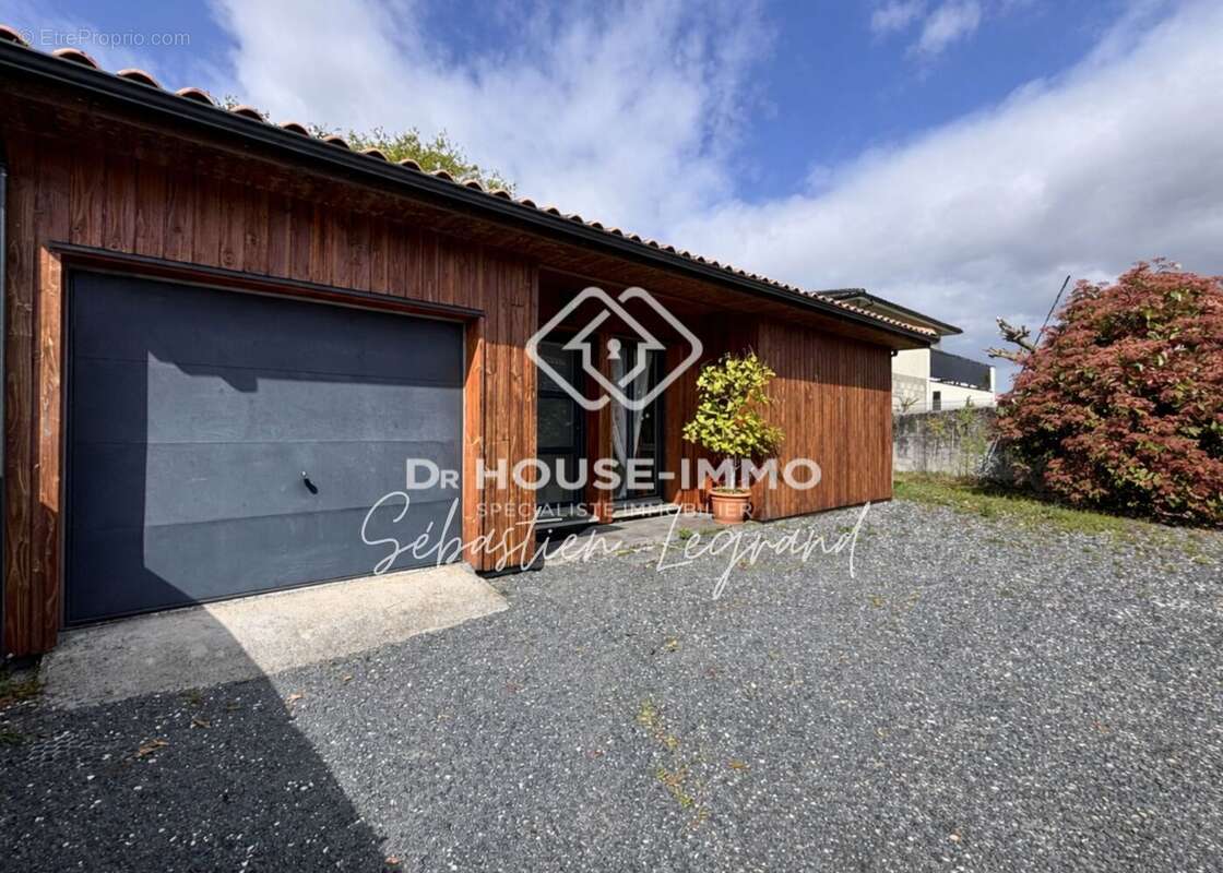 Maison à PAREMPUYRE