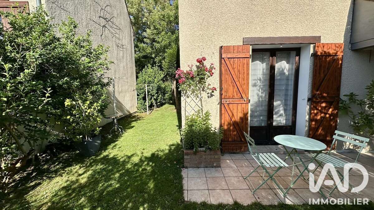 Maison 105 m² à Sainte-Genevieve-Des-Bois  - photo 9