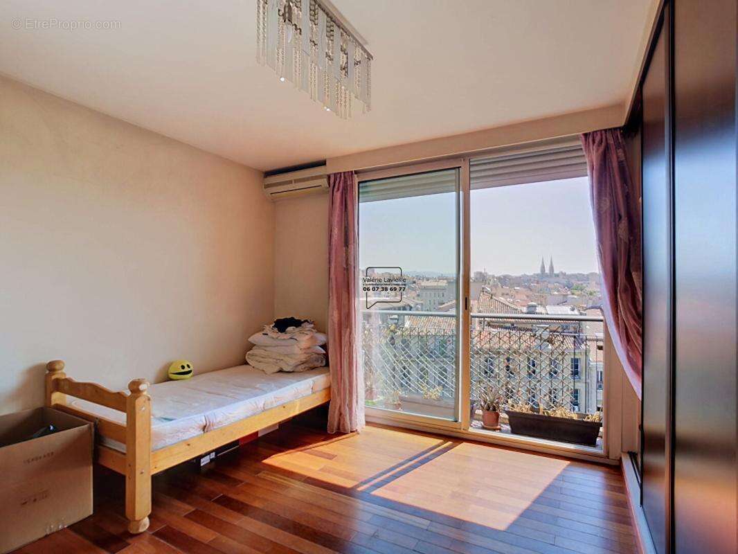 Marseille (13001) - BOURSE - VIEUX PORT - T4 lumineux - 91 m2 - Vue Panoramique et balcons - photo 9