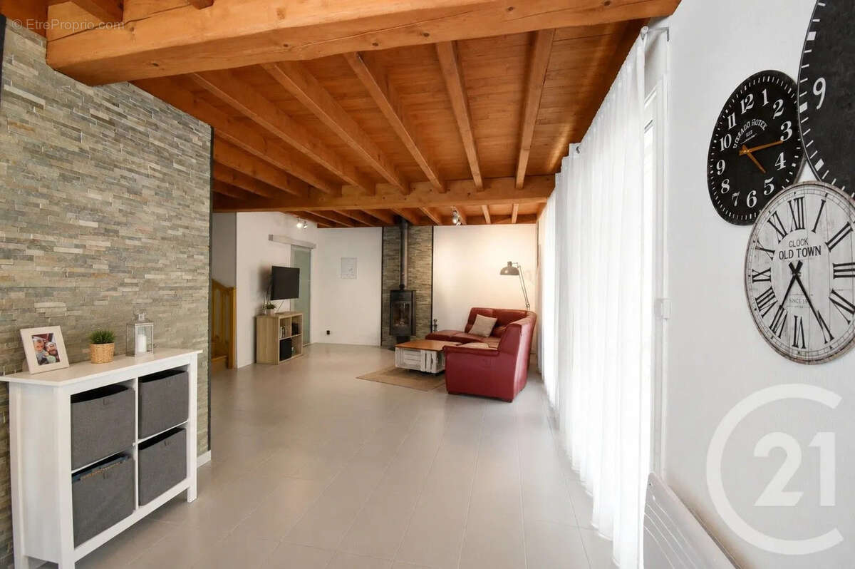 Maison 103 m² à Vendat  - photo 4