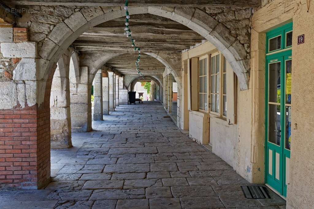 Maison à MONTPEZAT-DE-QUERCY