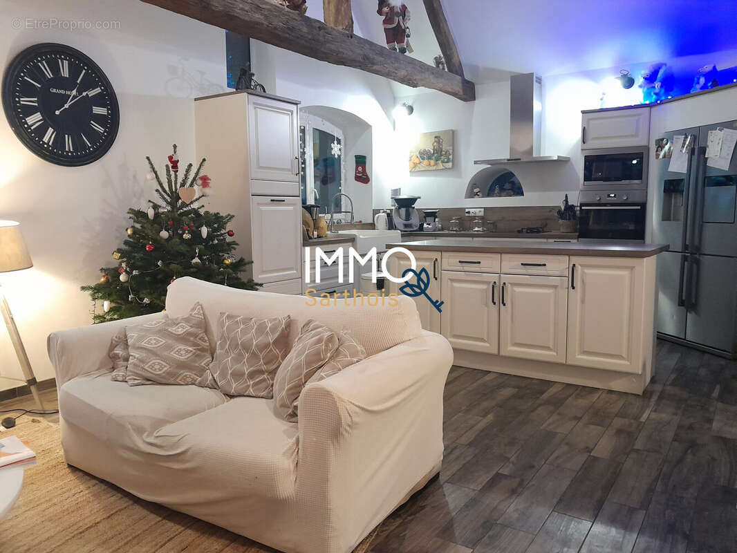 Maison à VERNEIL-LE-CHETIF