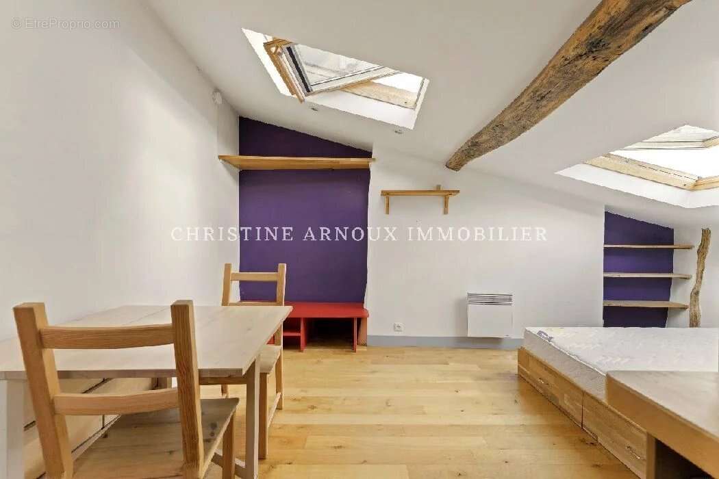 Appartement à PARIS-3E