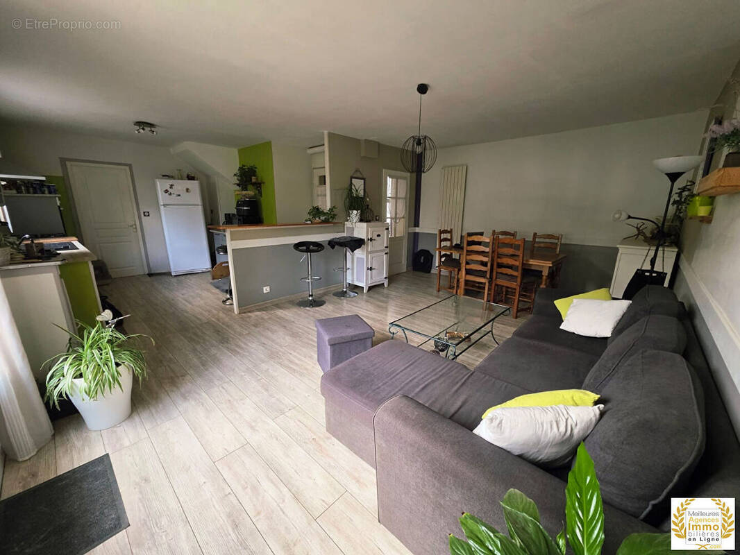 Maison à CONDE-SUR-SARTHE