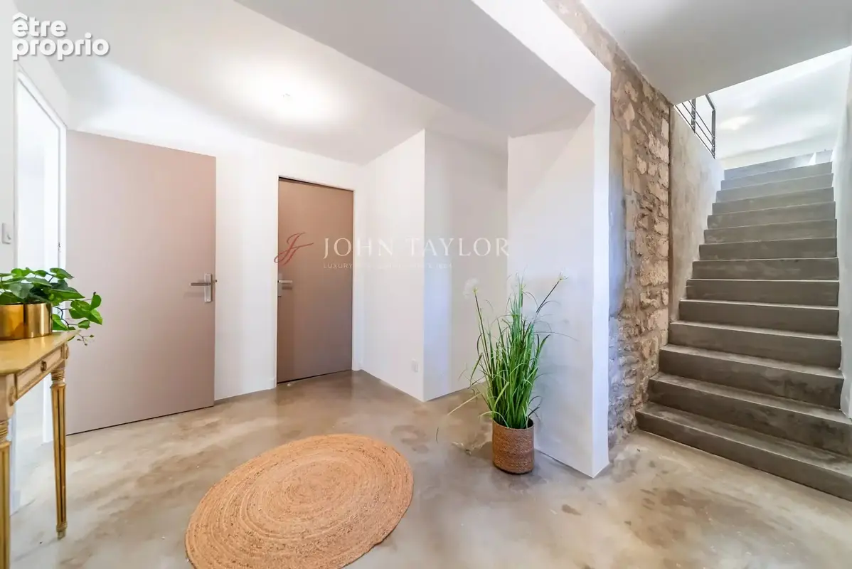 Superbe propriété en pierre avec piscine à vendre à Bonnieux, au cœur du Luberon - photo 8