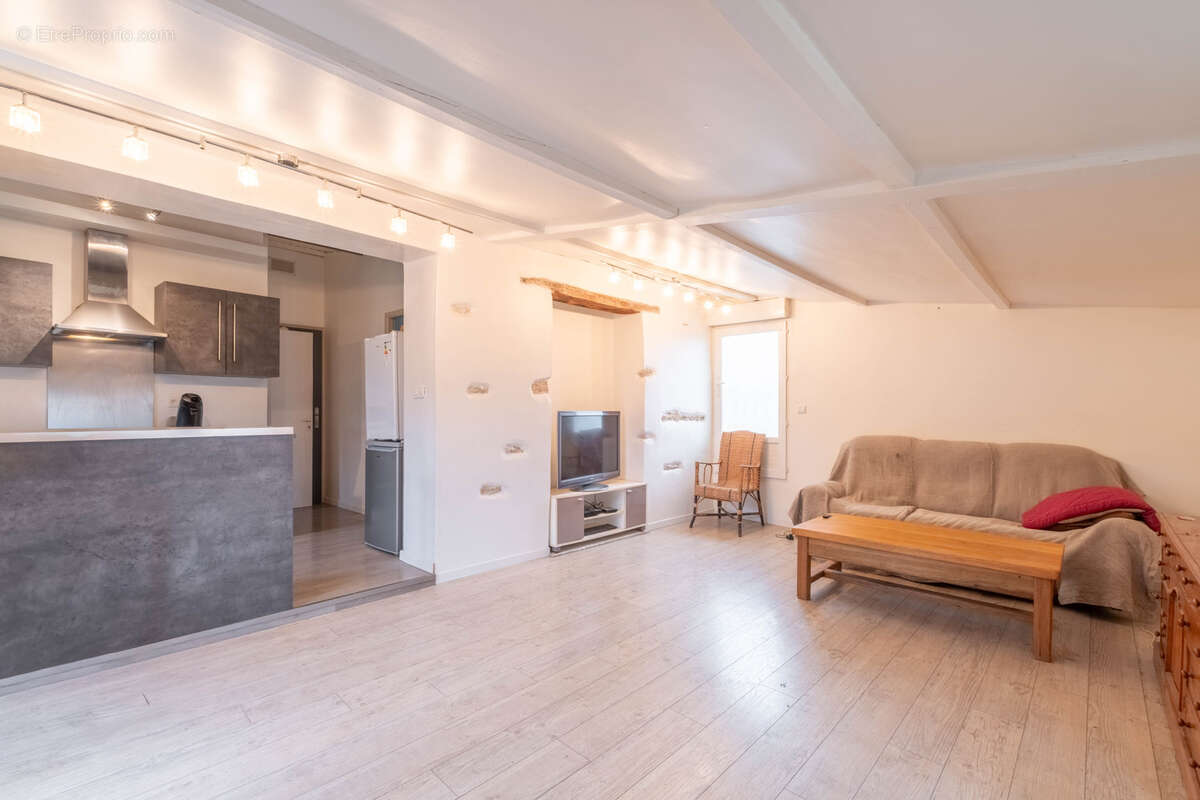 Maison à CABRIERES-D'AVIGNON