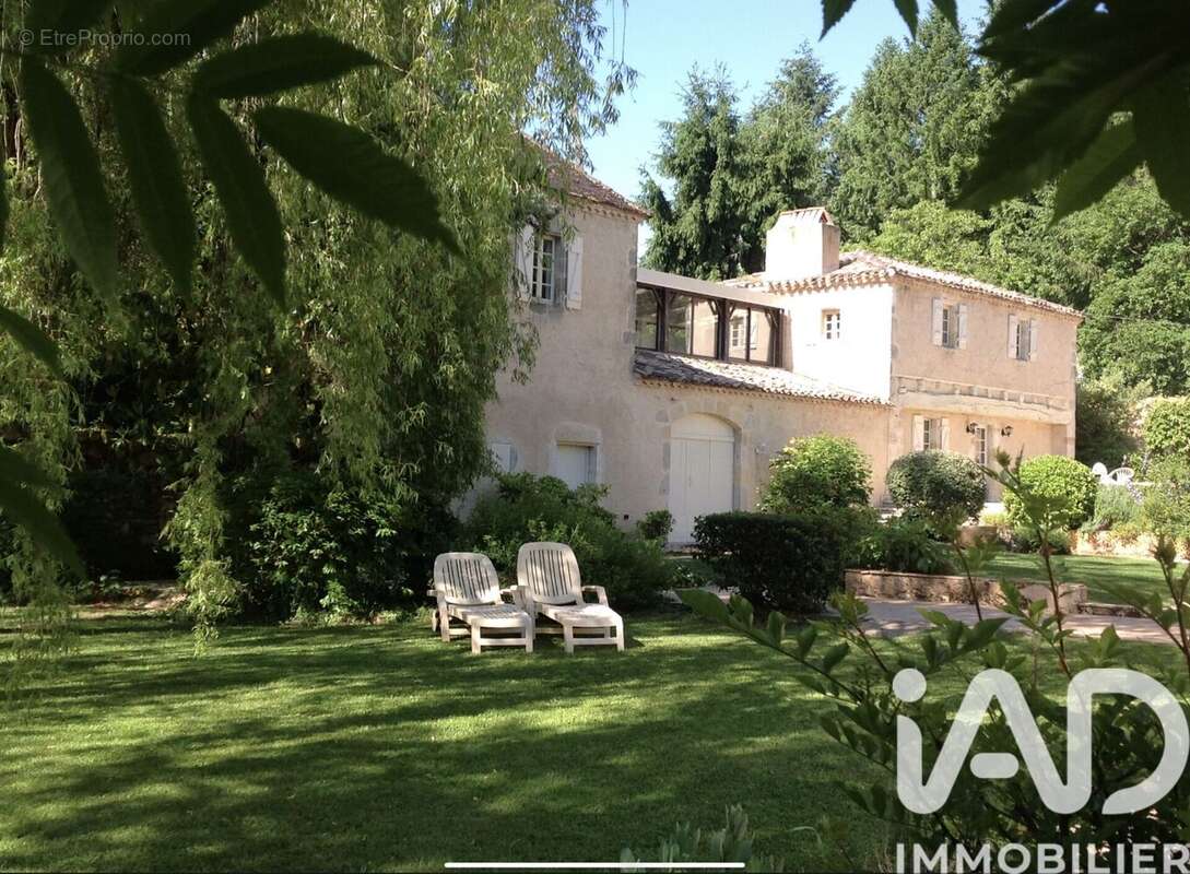 Maison 305 m² à Mazeyrolles  - photo 8