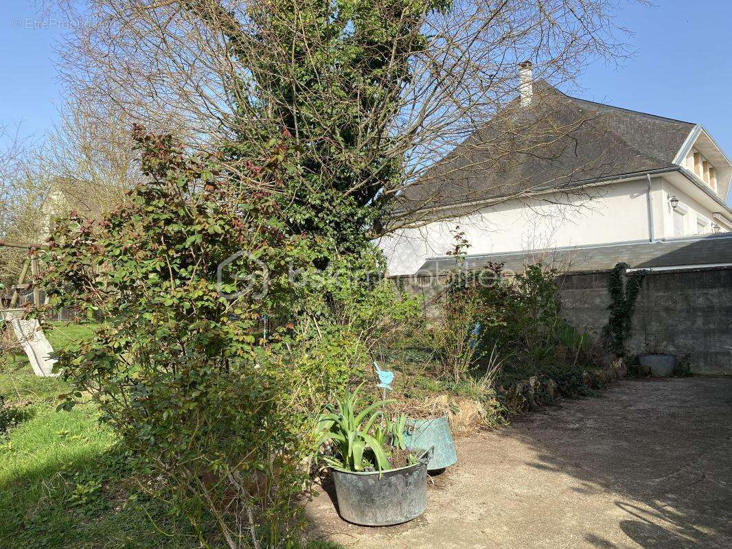 Maison à SAINTRY-SUR-SEINE