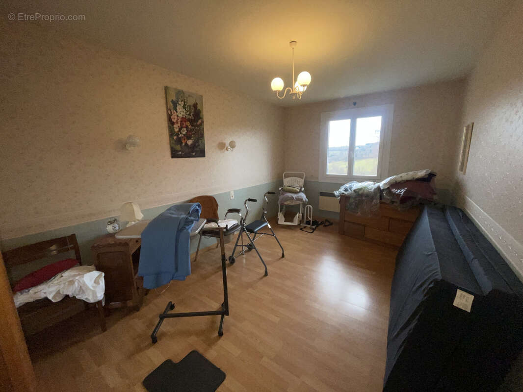 Maison familiale de 170 m2   Vue dégagée et fort potentiel - photo 9