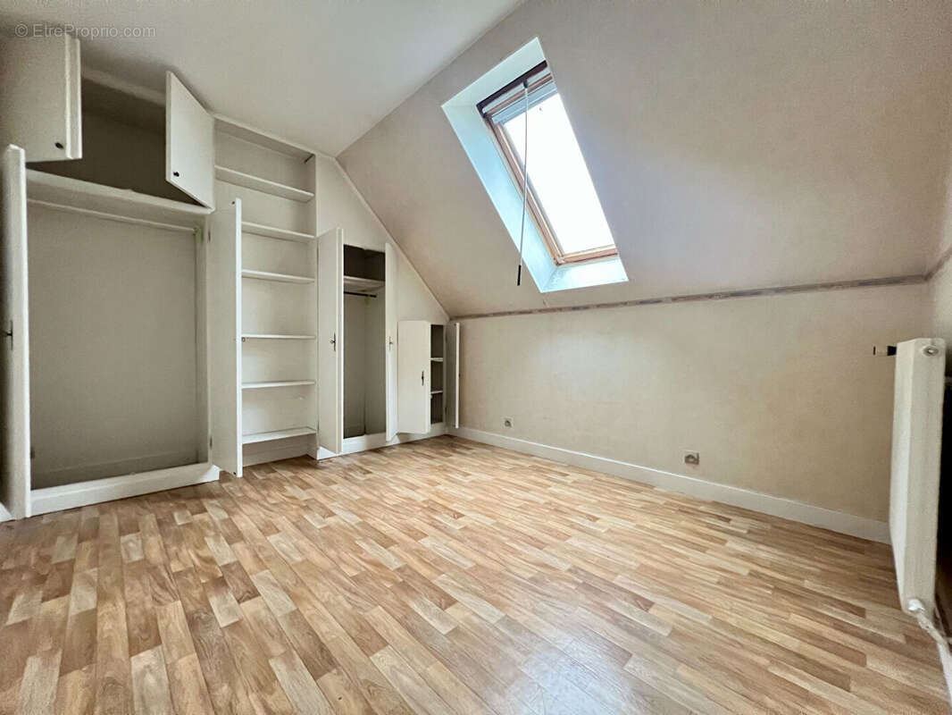 Maison à LE PERRAY-EN-YVELINES