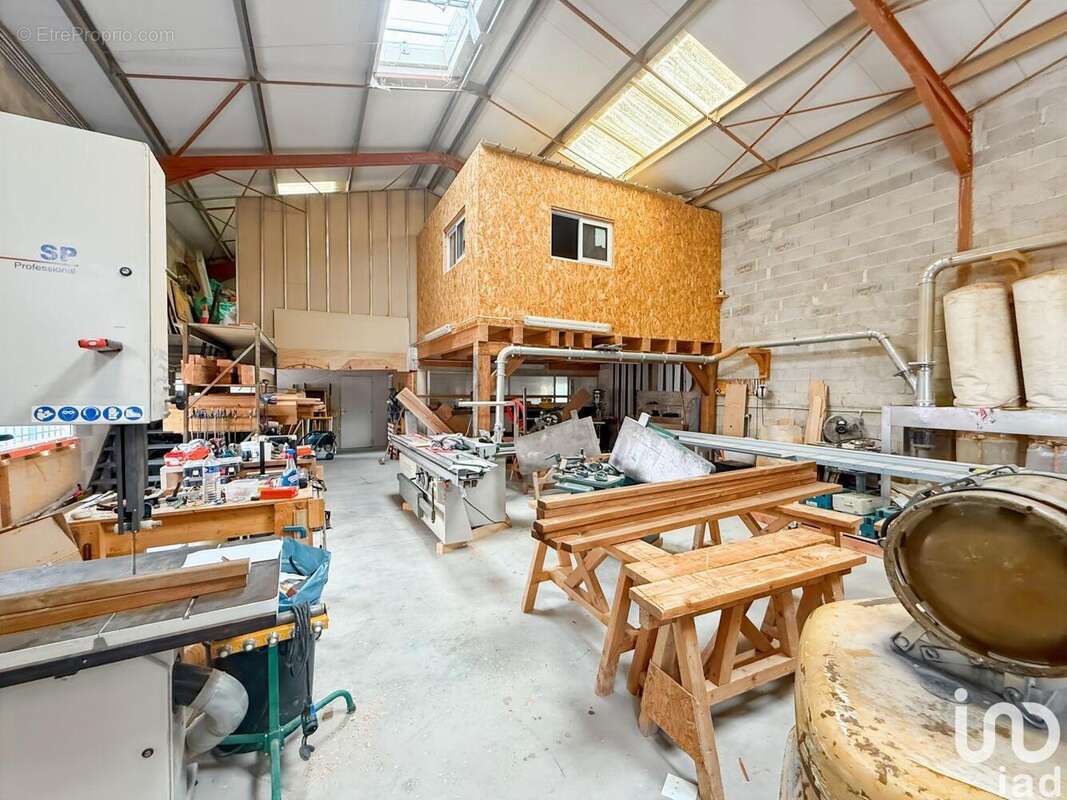 Photo 3 - Commerce à TOURVES