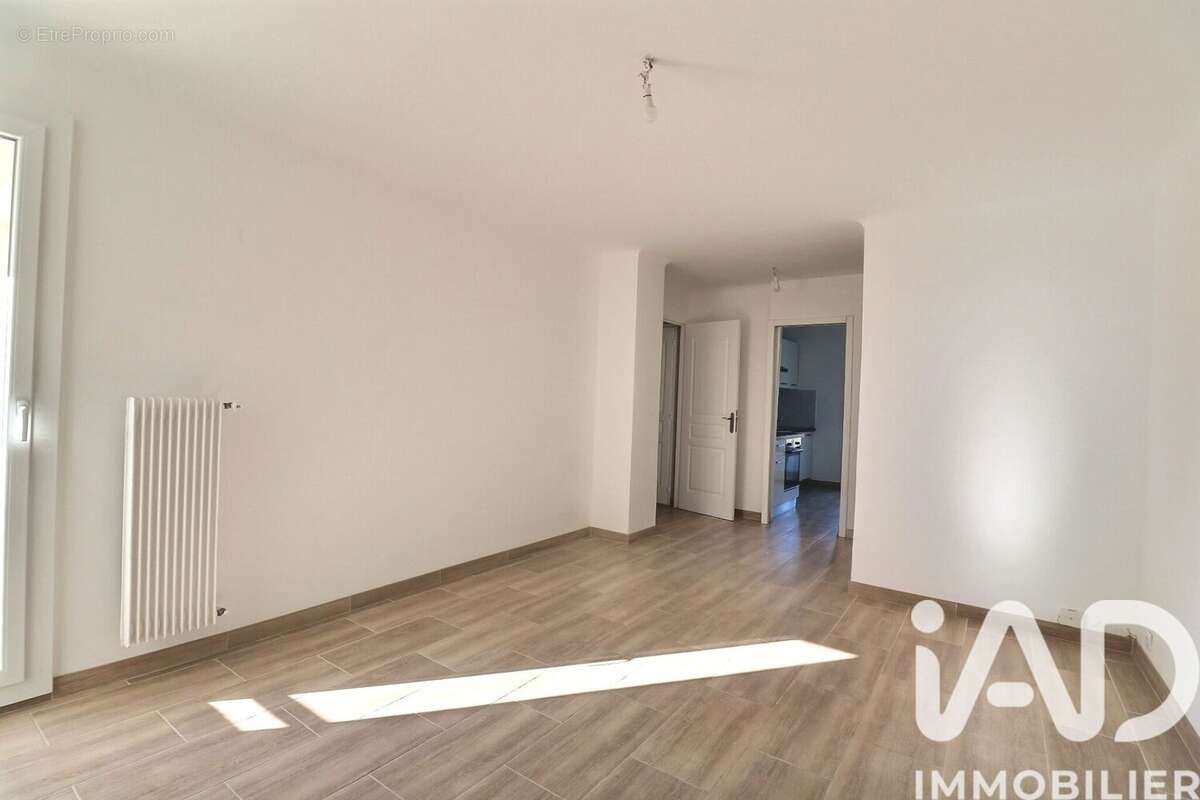 Photo 2 - Appartement à MARSEILLE-9E