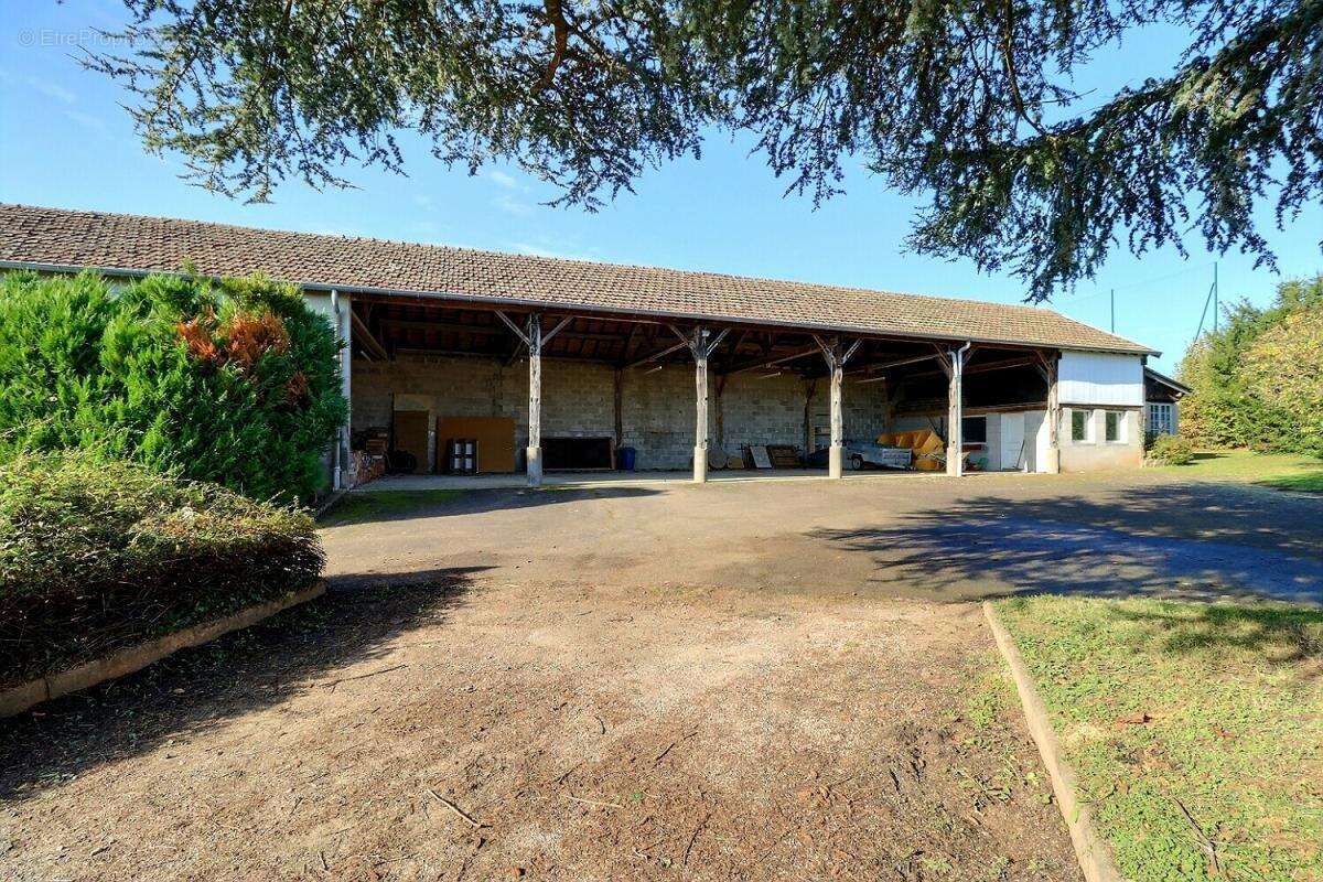 Maison à DOMPIERRE-LES-ORMES