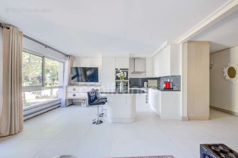 Appartement à NEUILLY-SUR-SEINE