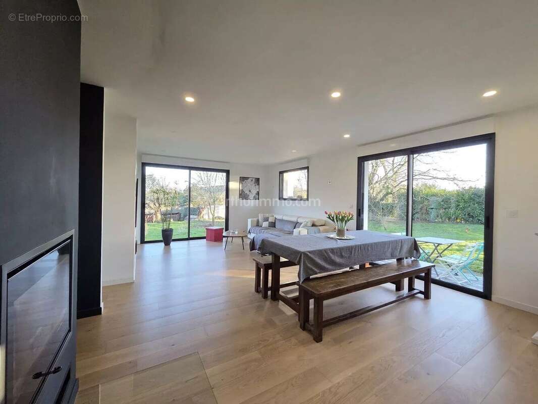 Maison à LOCOAL-MENDON