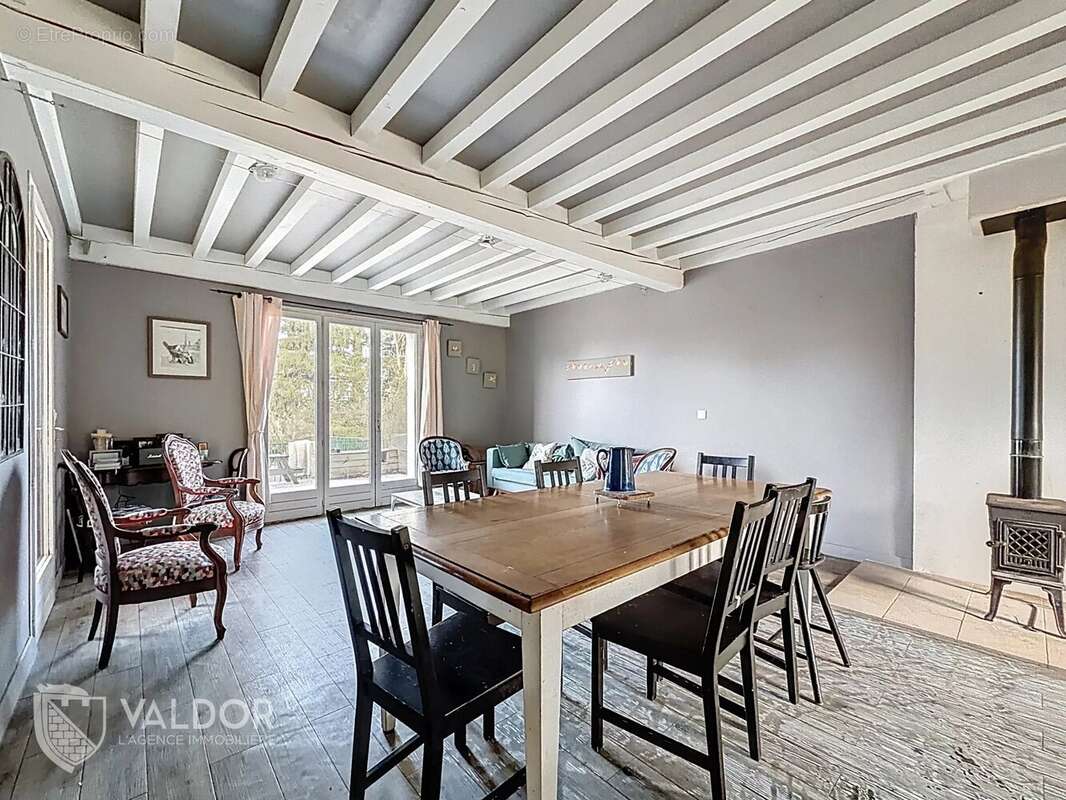 Maison à MOGNENEINS